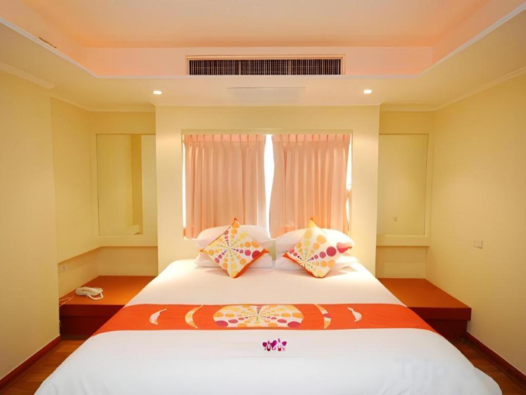 Hip Hotel Банкок Екстериор снимка