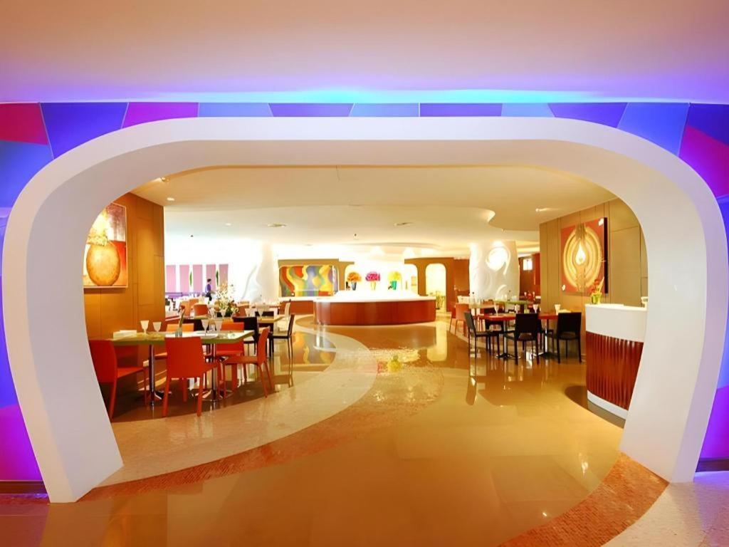 Hip Hotel Банкок Екстериор снимка