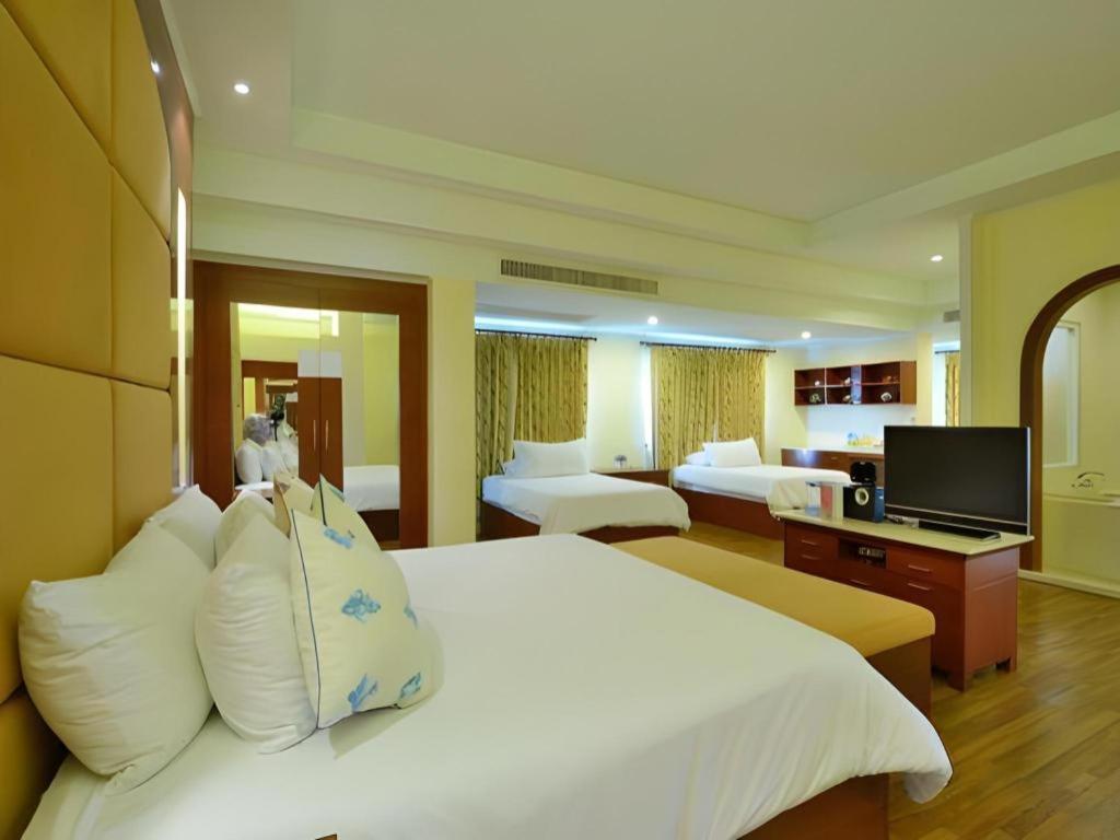 Hip Hotel Банкок Екстериор снимка