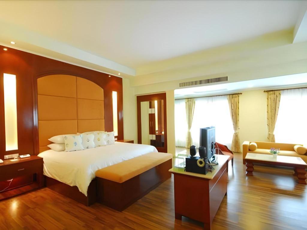 Hip Hotel Банкок Екстериор снимка