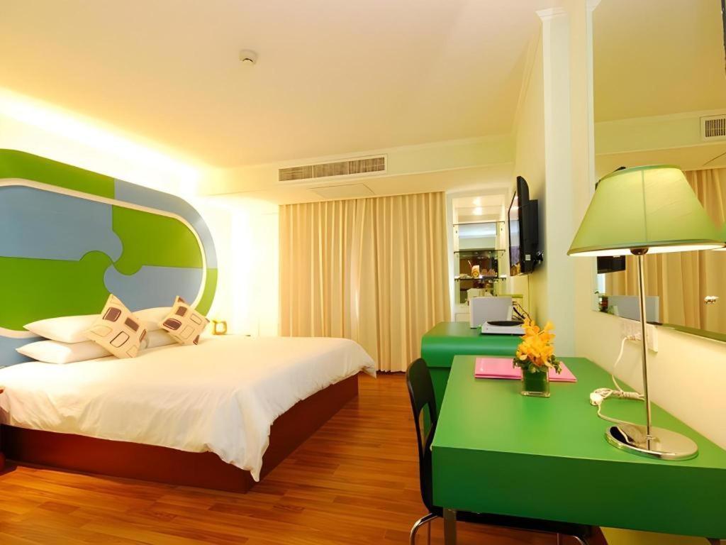 Hip Hotel Банкок Екстериор снимка
