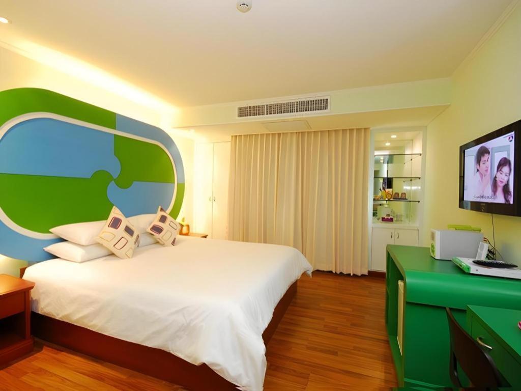 Hip Hotel Банкок Екстериор снимка