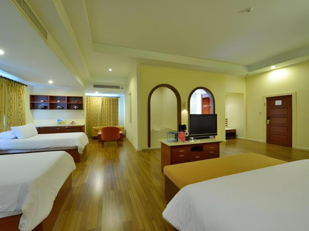 Hip Hotel Банкок Екстериор снимка