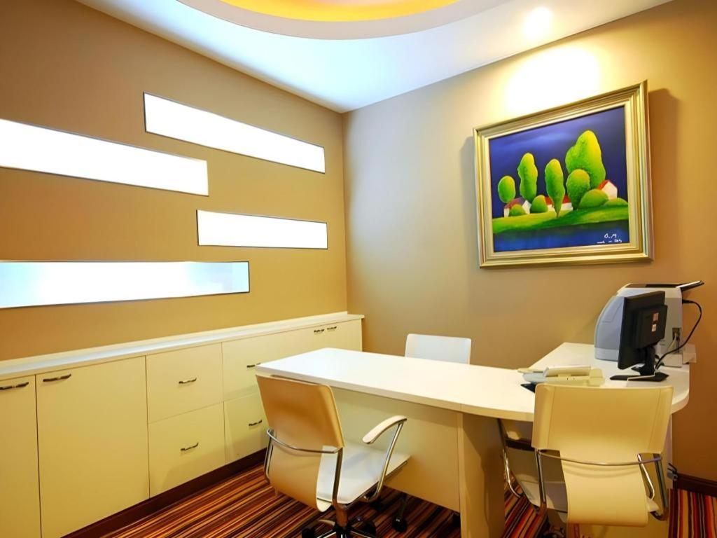 Hip Hotel Банкок Екстериор снимка