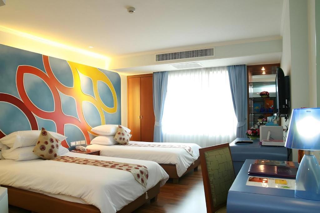 Hip Hotel Банкок Екстериор снимка