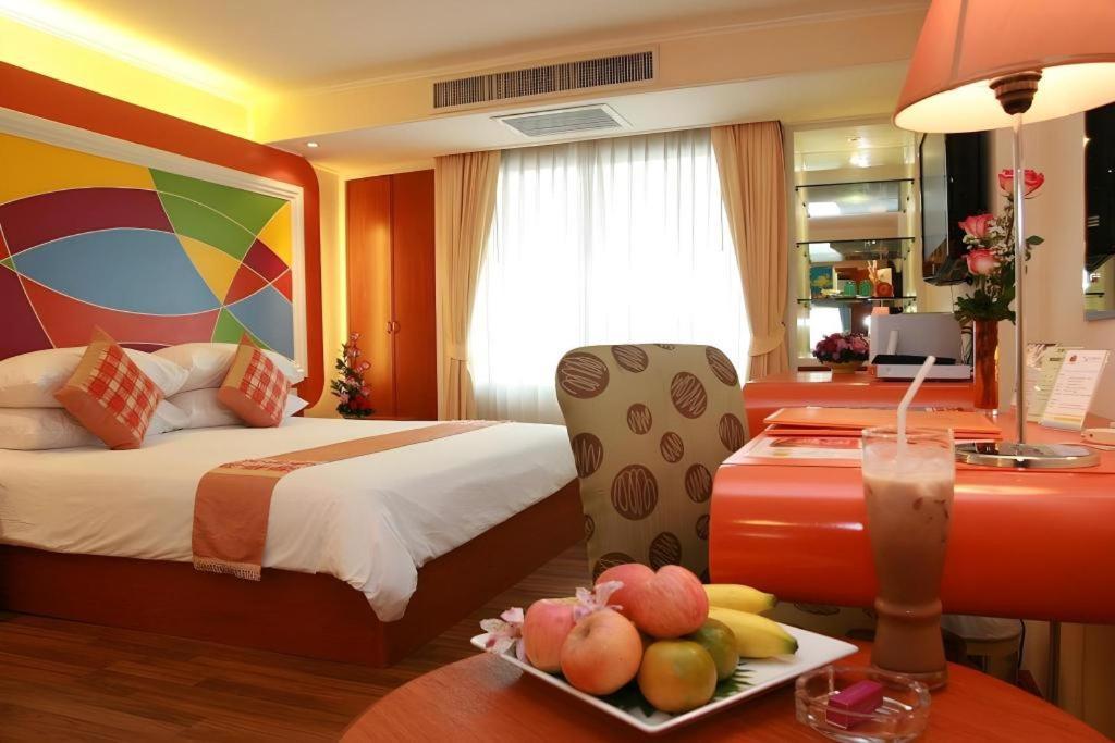 Hip Hotel Банкок Екстериор снимка