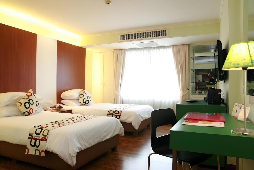 Hip Hotel Банкок Екстериор снимка