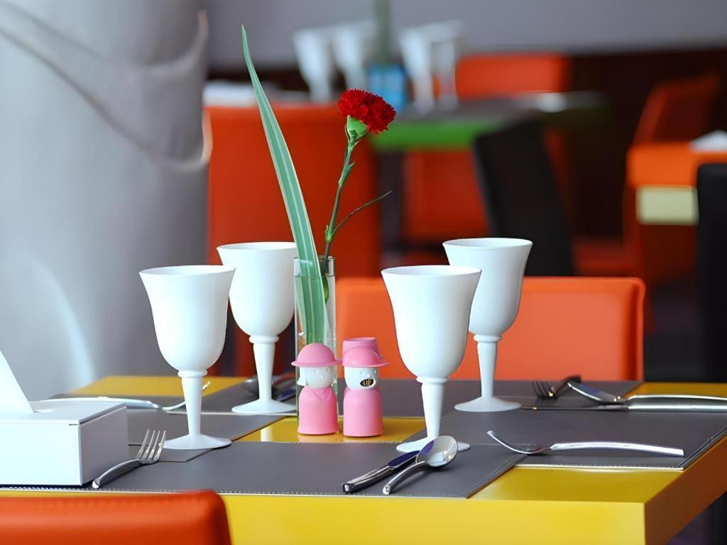 Hip Hotel Банкок Екстериор снимка